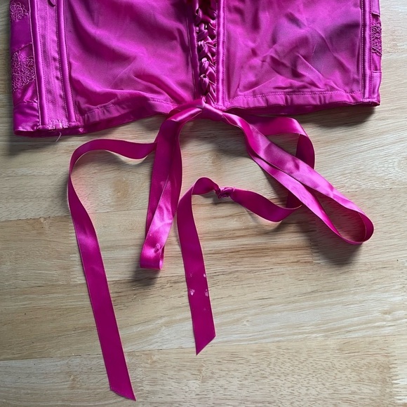 Victoria’s Secret Heart Embroidery Strapless Corset Top 18870 - Picture 11 of 15